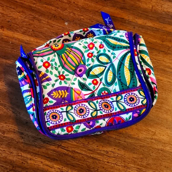 Vera Bradley cosmetic travel case - Picture 1 of 4